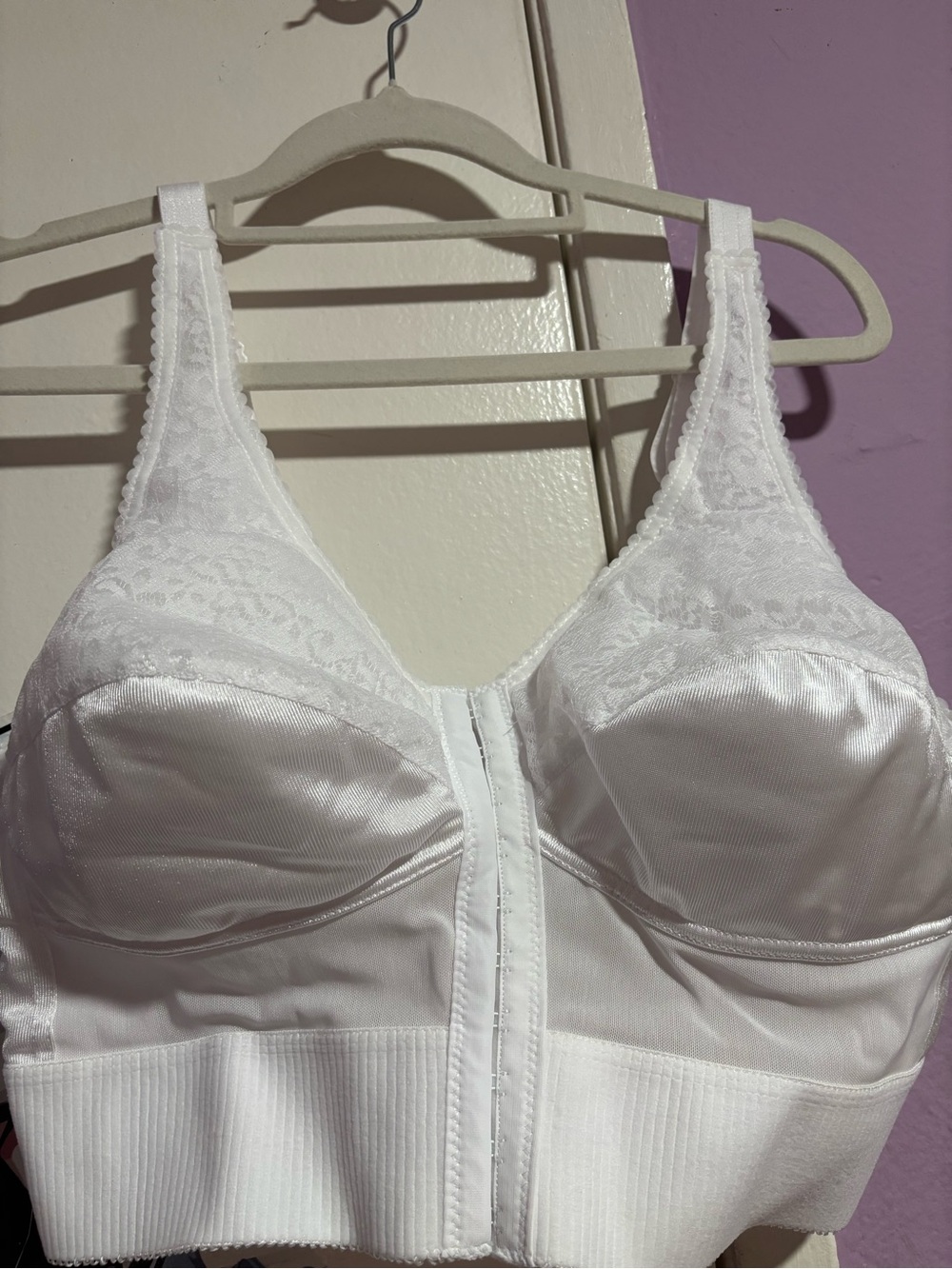 Front-Closure White Bra - Picture 2 of 6